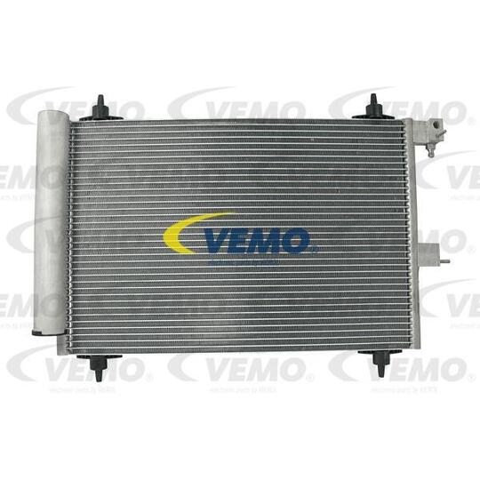 V22-62-0003 - Condenser, air conditioning 