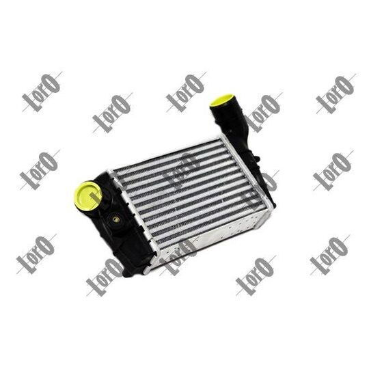 002-018-0001 - Intercooler, charger 