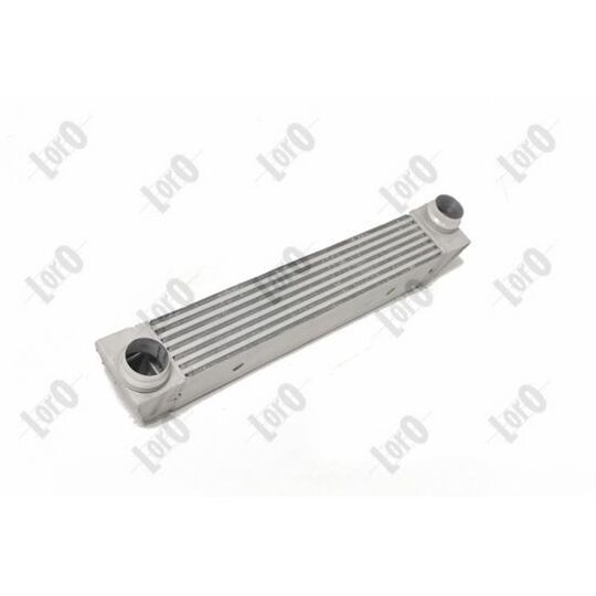 004-018-0008 - Intercooler, charger 