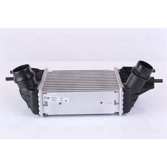 961117 - Intercooler, charger 