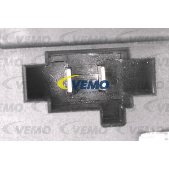 V22-79-0008 - Regulator, passenger compartment fan 