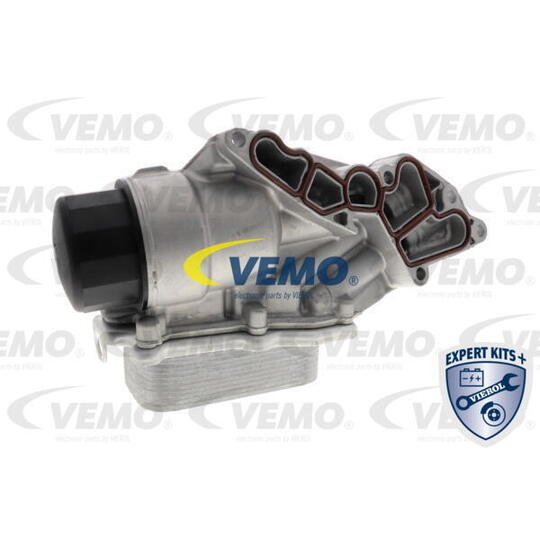 V30-60-1332 - Oil Cooler, engine oil 