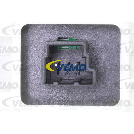 V30-73-0221 - Switch, window regulator 