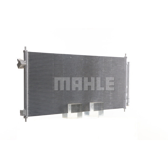 AC 702 000S - Condenser, air conditioning 