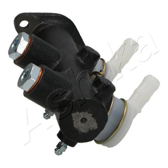 68-01-132 - Brake Master Cylinder 