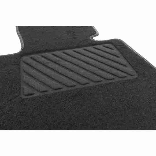 V20-4766 - Floor Mat Set 