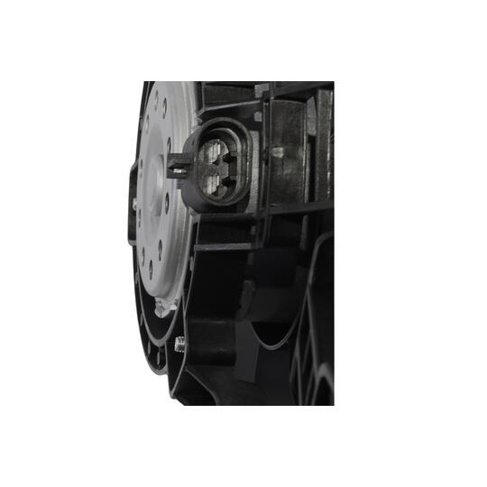 7740175 - Fan, engine cooling 